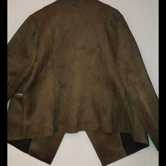 Plus size spring jacket - Picture 4 of 6